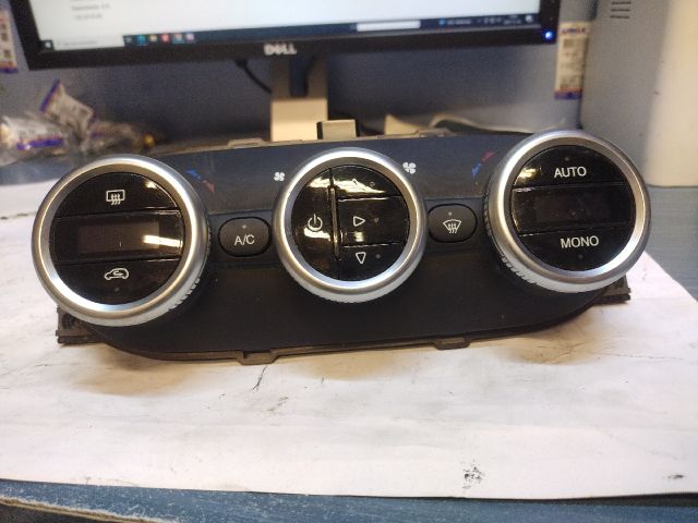 bontott FIAT 500L Fűtéskapcsoló (digit klímás)