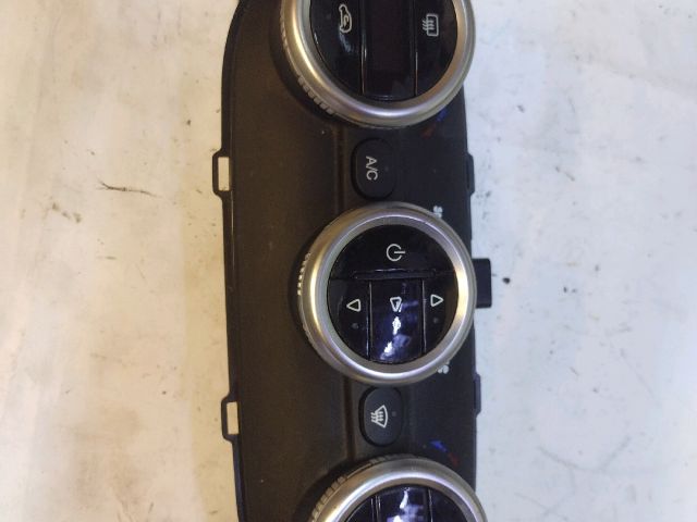 bontott FIAT 500L Fűtéskapcsoló (digit klímás)