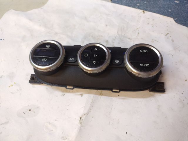 bontott FIAT 500L Fűtéskapcsoló (digit klímás)