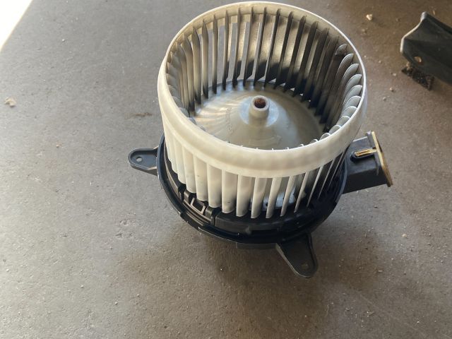 bontott FIAT 500L Fűtőmotor (Klímás)