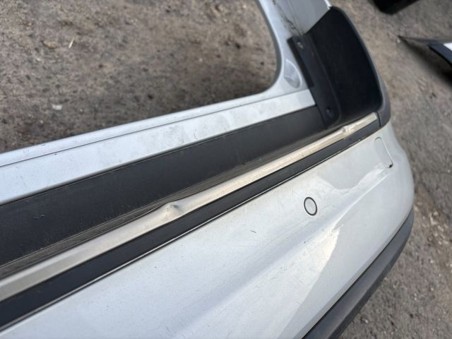 bontott FIAT 500L Hátsó Lökhárító (Részeivel)