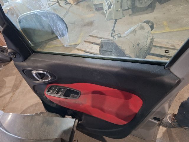 bontott FIAT 500L Jobb első Ajtó (Részeivel)