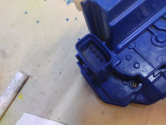 bontott FIAT 500L Jobb első Ajtózár