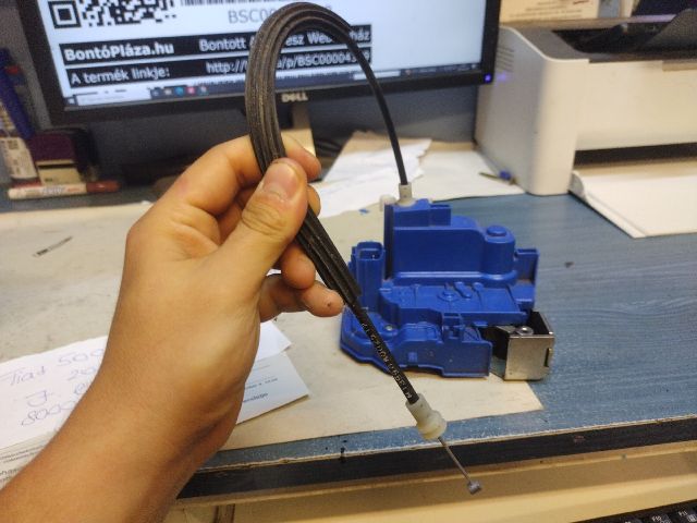 bontott FIAT 500L Jobb első Ajtózár