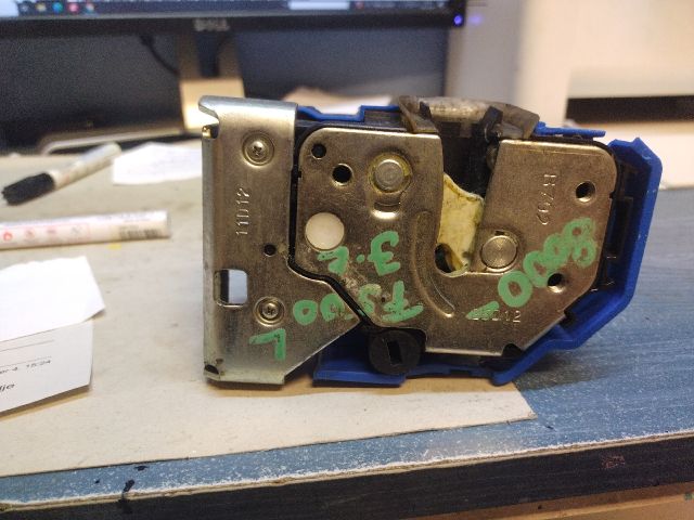 bontott FIAT 500L Jobb első Ajtózár