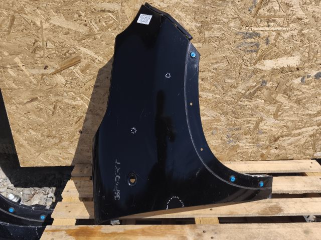 bontott FIAT 500L Jobb első Sárvédő