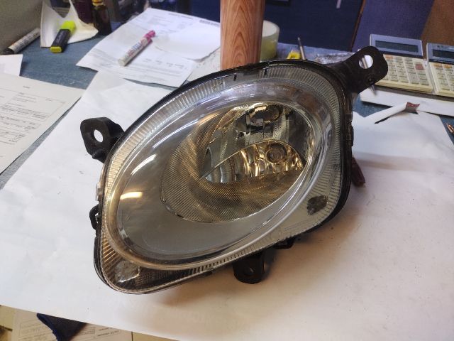 bontott FIAT 500L Jobb Fényszóró