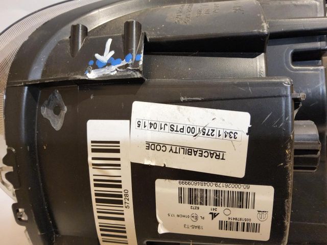 bontott FIAT 500L Jobb Fényszóró