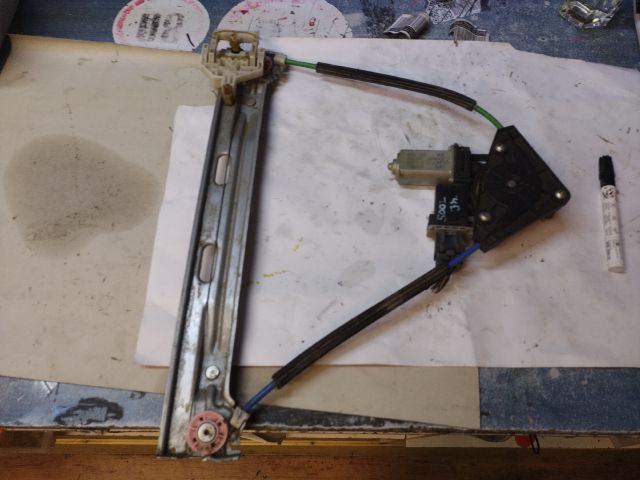 bontott FIAT 500L Jobb hátsó Ablakemelő Szerkezet (Elektromos)