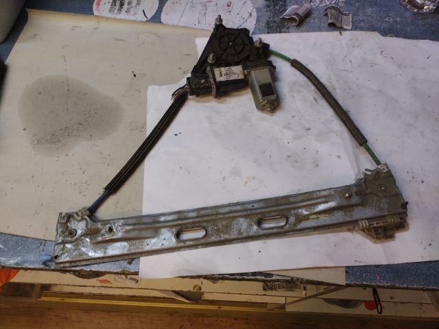 bontott FIAT 500L Jobb hátsó Ablakemelő Szerkezet (Elektromos)