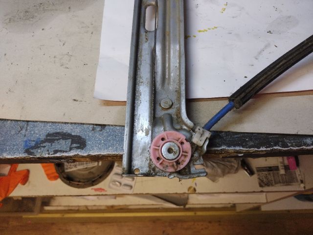 bontott FIAT 500L Jobb hátsó Ablakemelő Szerkezet (Elektromos)