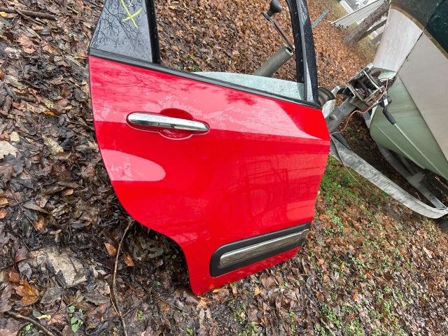 bontott FIAT 500L Jobb hátsó Ajtó (Részeivel)