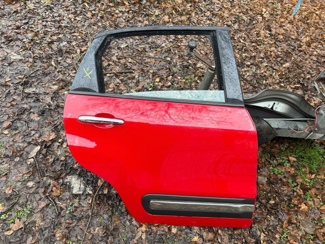 bontott FIAT 500L Jobb hátsó Ajtó (Részeivel)