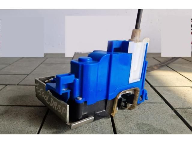 bontott FIAT 500L Jobb hátsó Ajtózár