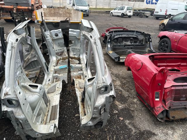 bontott FIAT 500L Karosszéria Csomag