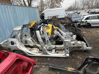 bontott FIAT 500L Karosszéria Csomag