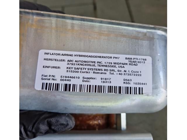 bontott FIAT 500L Utasoldali Légzsák