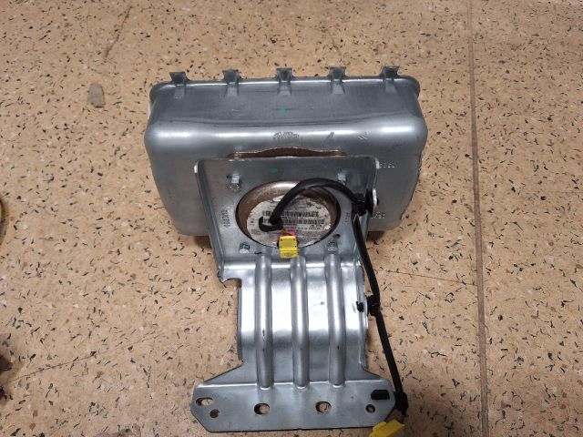 bontott FIAT 500L Utasoldali Légzsák