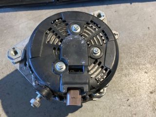 bontott FIAT 500X Generátor