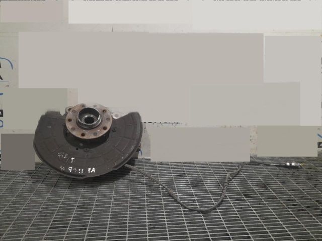 bontott FIAT 500X Bal első Csonkállvány