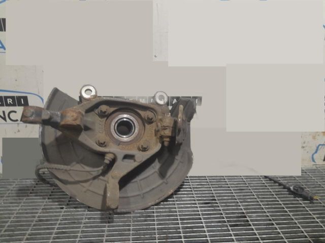 bontott FIAT 500X Bal első Csonkállvány