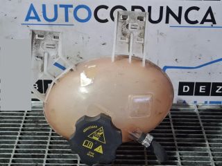 bontott FIAT 500X Kiegyenlítő Tartály