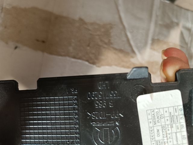 bontott FIAT 500X AUX Csatlakozó