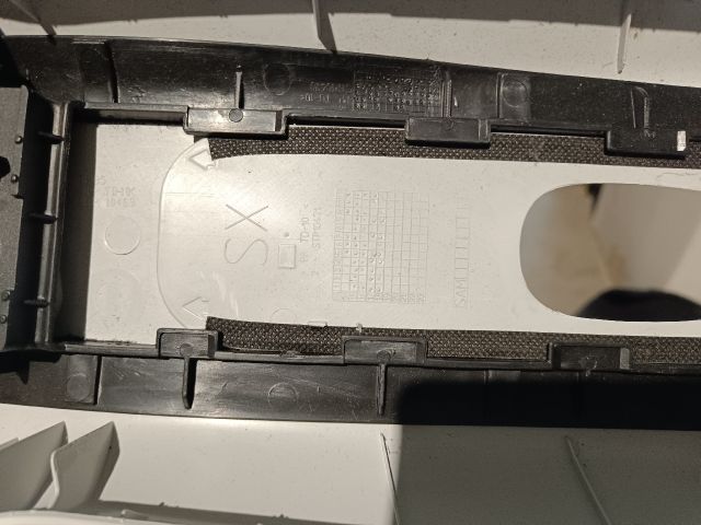 bontott FIAT 500X Bal B Oszlop Díszléc