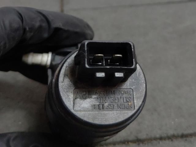 bontott FIAT 500X Első Ablakmosó Szivattyú