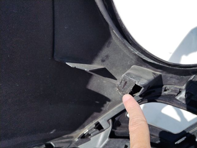 bontott FIAT 500X Első Lökhárító (Üresen)