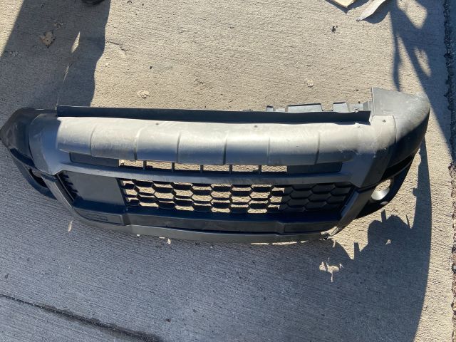 bontott FIAT 500X Első Lökhárító (Üresen)