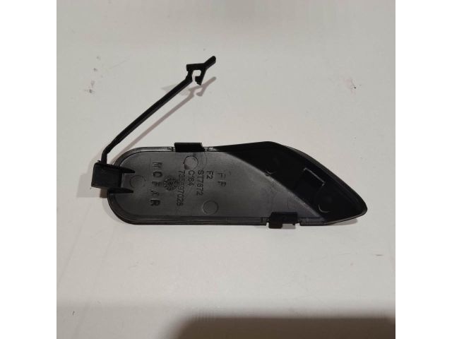 bontott FIAT 500X Első Vonószem Burkolat