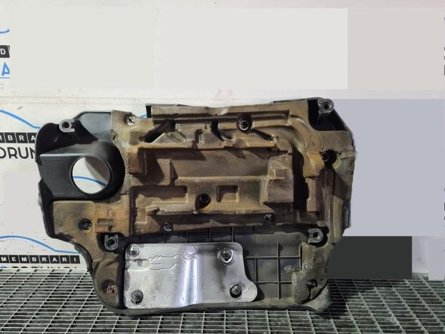 bontott FIAT 500X Felső Hűtőburkolat