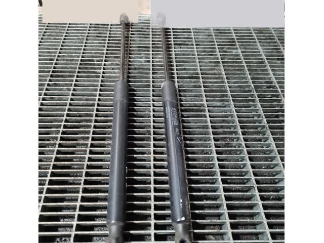 bontott FIAT 500X Gázrugós Kitámasztó Teleszkóp Csomagtérajtó (Pozíciófüggetlen)