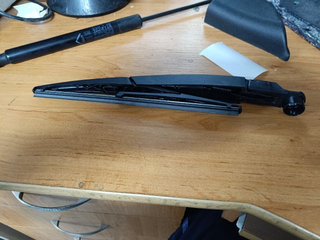 bontott FIAT 500X Hátsó Ablaktörlő Kar Burkolat