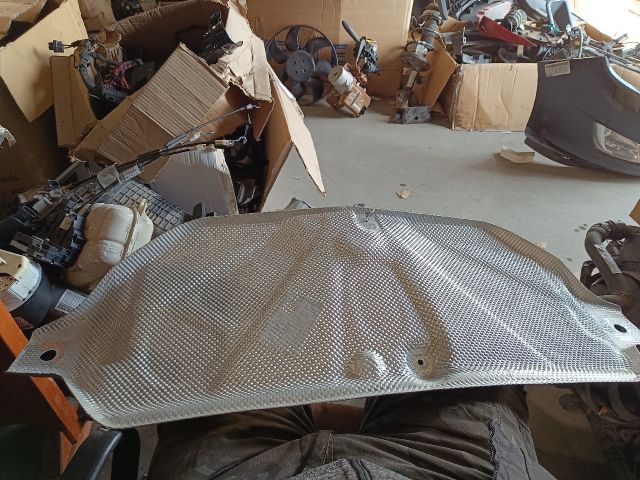 bontott FIAT 500X Hátsó Kipufogó Dob Hővédő Lemez