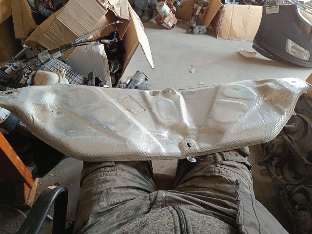 bontott FIAT 500X Hátsó Kipufogó Dob Hővédő Lemez