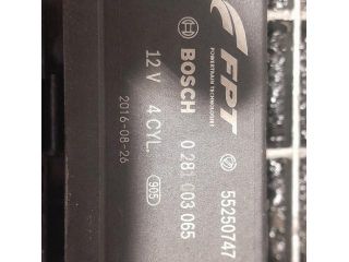 bontott FIAT 500X Izzító Relé