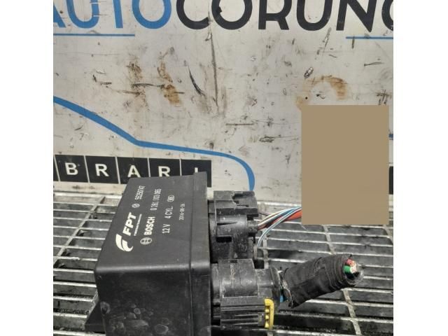 bontott FIAT 500X Izzító Relé