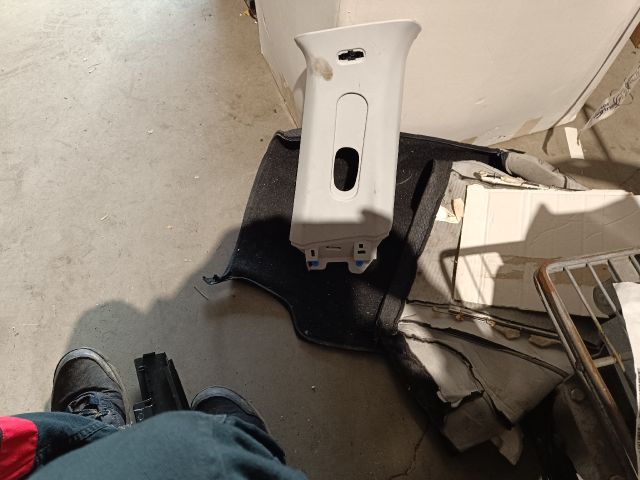 bontott FIAT 500X Jobb B Oszlop Díszléc