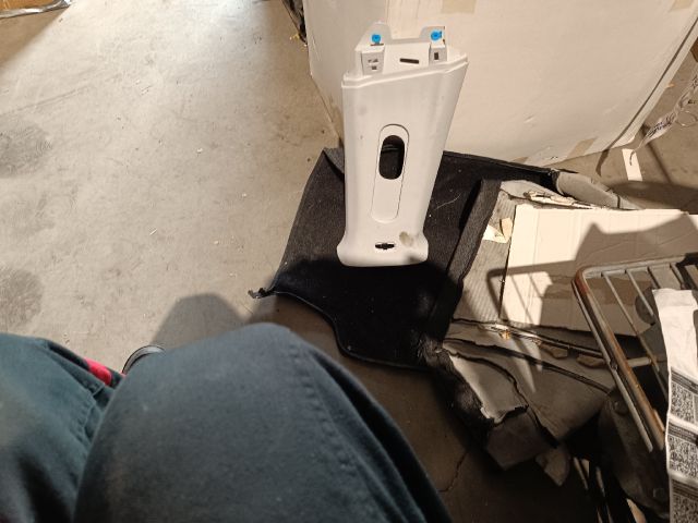 bontott FIAT 500X Jobb B Oszlop Díszléc