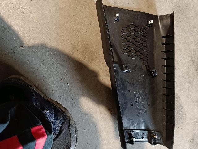 bontott FIAT 500X Jobb B Oszlop Díszléc