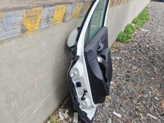 bontott FIAT 500X Jobb első Ajtó (Részeivel)