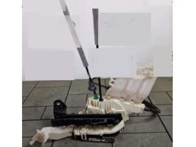 bontott FIAT 500X Jobb első Ajtózár