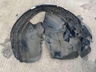 bontott FIAT 500X Jobb első Első Dobbetét (Kerékjárati, Műanyag)