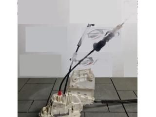 bontott FIAT 500X Jobb hátsó Ajtózár