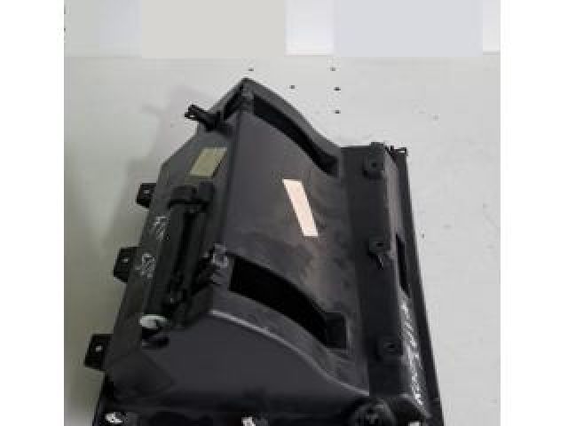 bontott FIAT 500X Kesztyűtartó