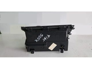 bontott FIAT 500X Kesztyűtartó