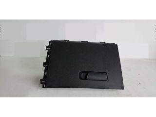 bontott FIAT 500X Kesztyűtartó