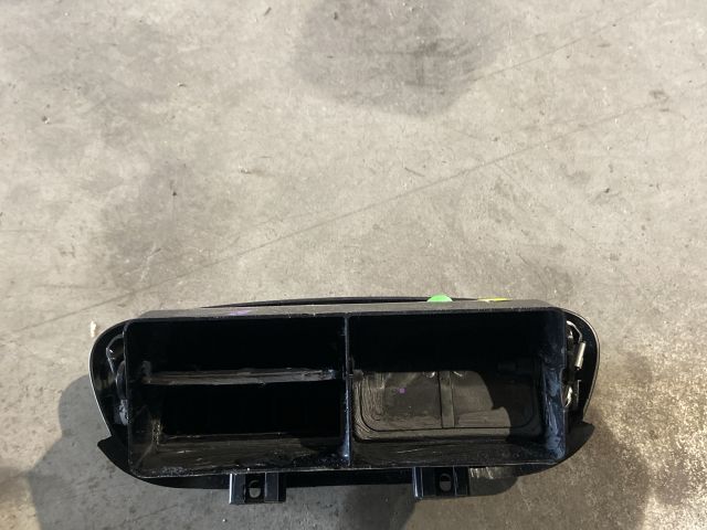 bontott FIAT 500X Középső Szellőző